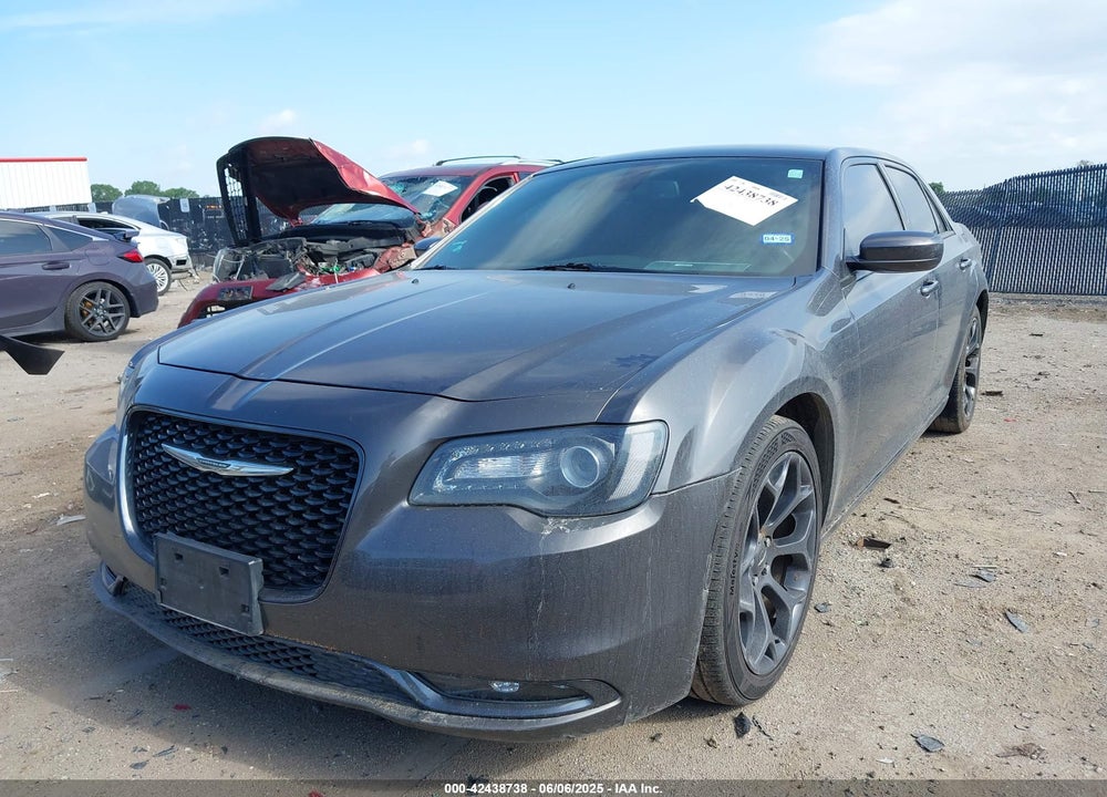 2019 CHRYSLER 300 VIN: 2C3CCABG3KH562921
