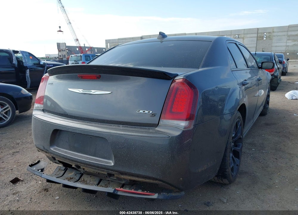 2019 CHRYSLER 300 VIN: 2C3CCABG3KH562921