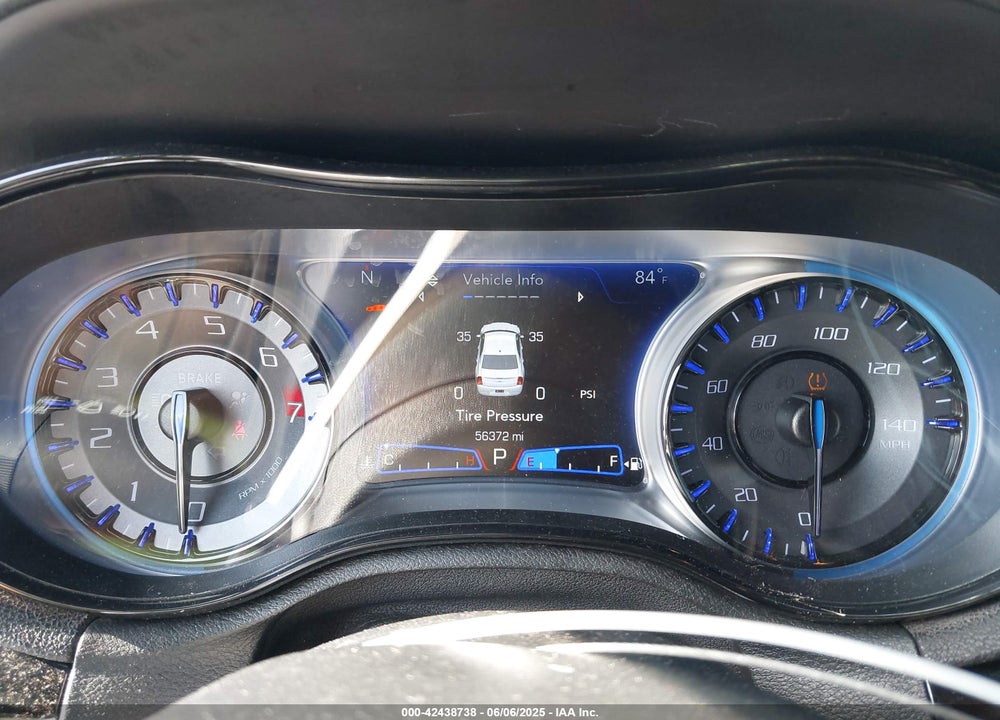 2019 CHRYSLER 300 VIN: 2C3CCABG3KH562921