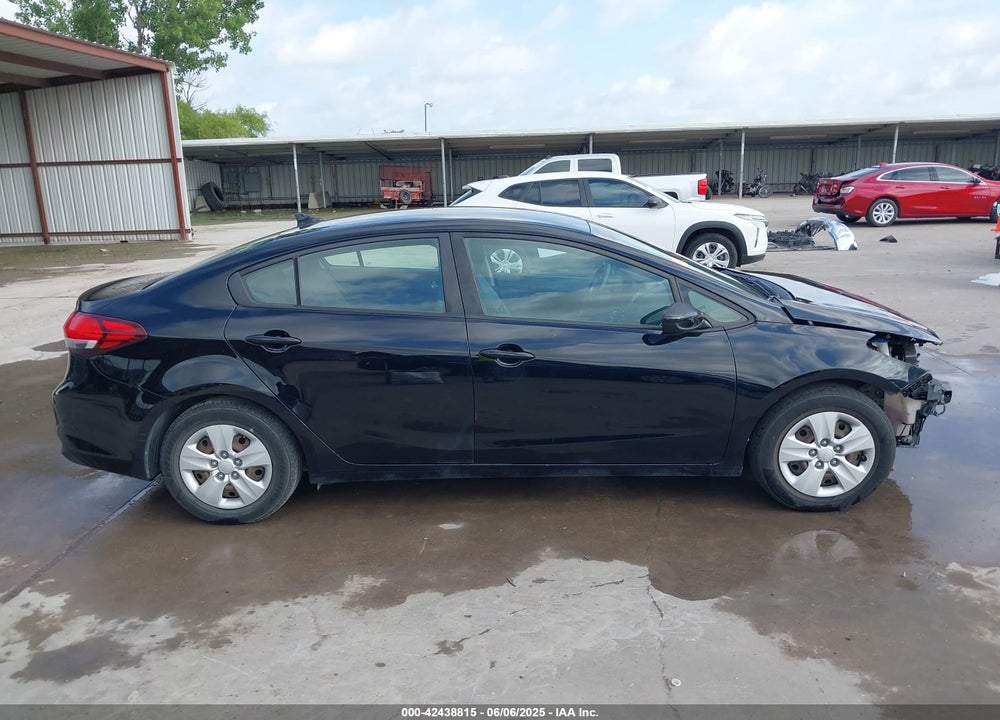 2017 KIA FORTE LX VIN: 3KPFL4A78HE103125