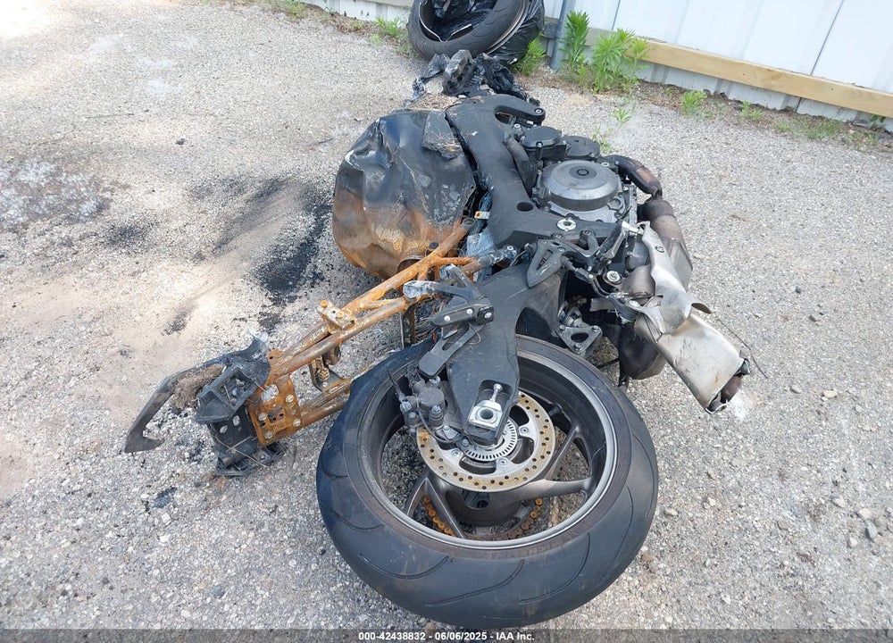 2024 SUZUKI GSX1000 GT/GT+ VIN: JS1EK12B4R7100542