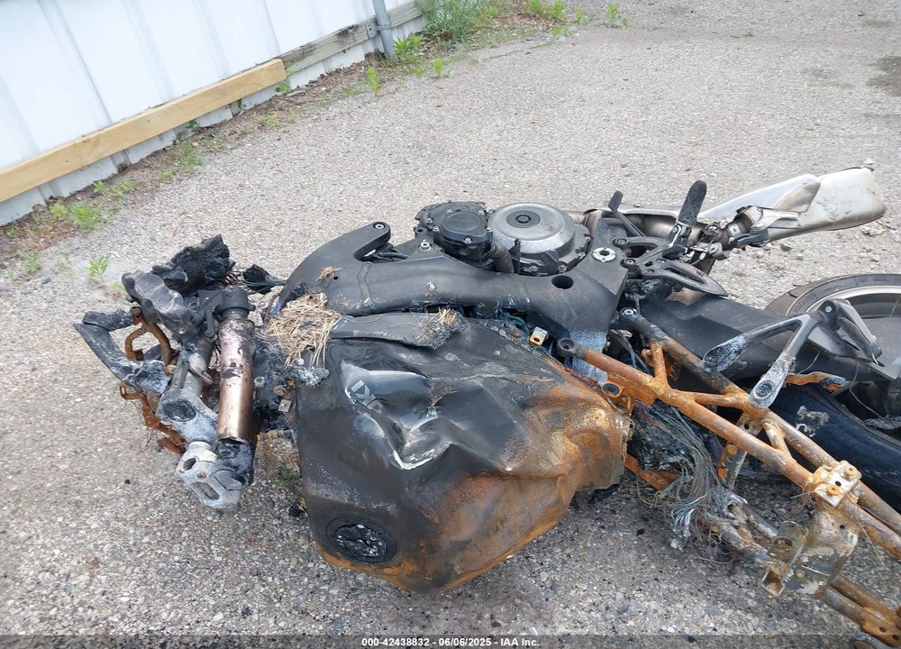 2024 SUZUKI GSX1000 GT/GT+ VIN: JS1EK12B4R7100542