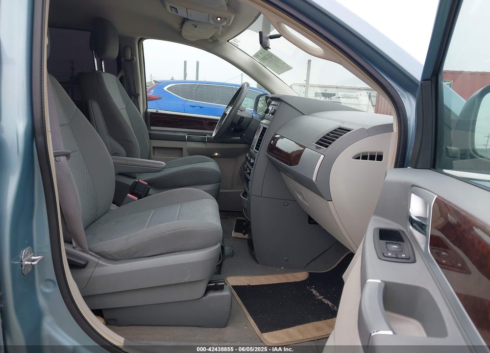 2010 CHRYSLER TOWN & COUNTRY TOURING VIN: 2A4RR5D17AR304506