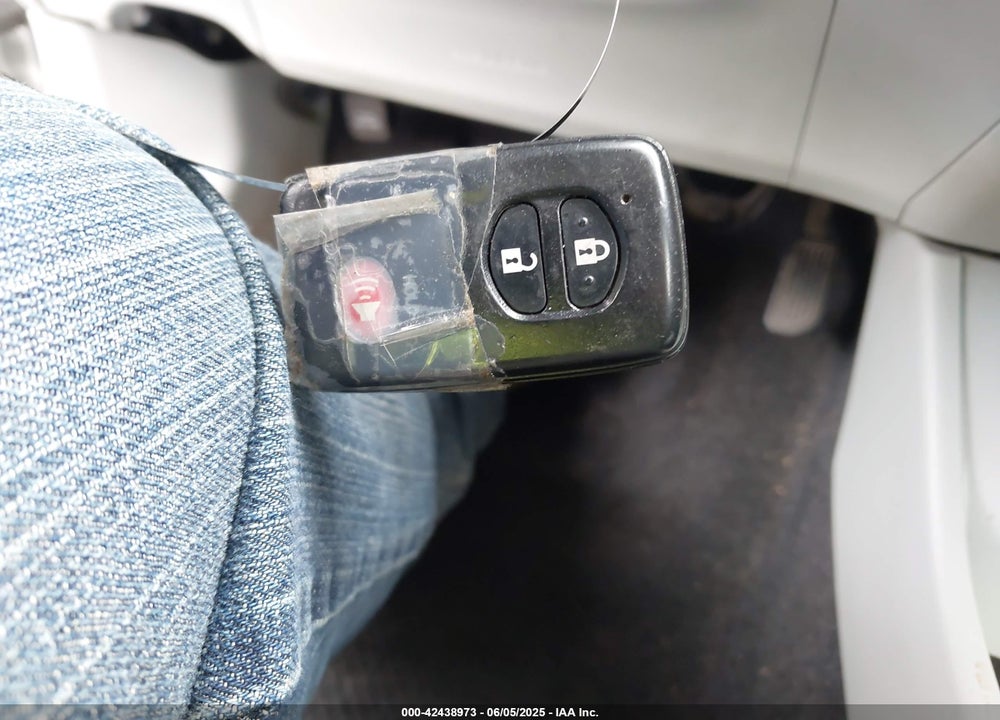 2015 TOYOTA PRIUS VIN: JTDKN3DU4F1894418
