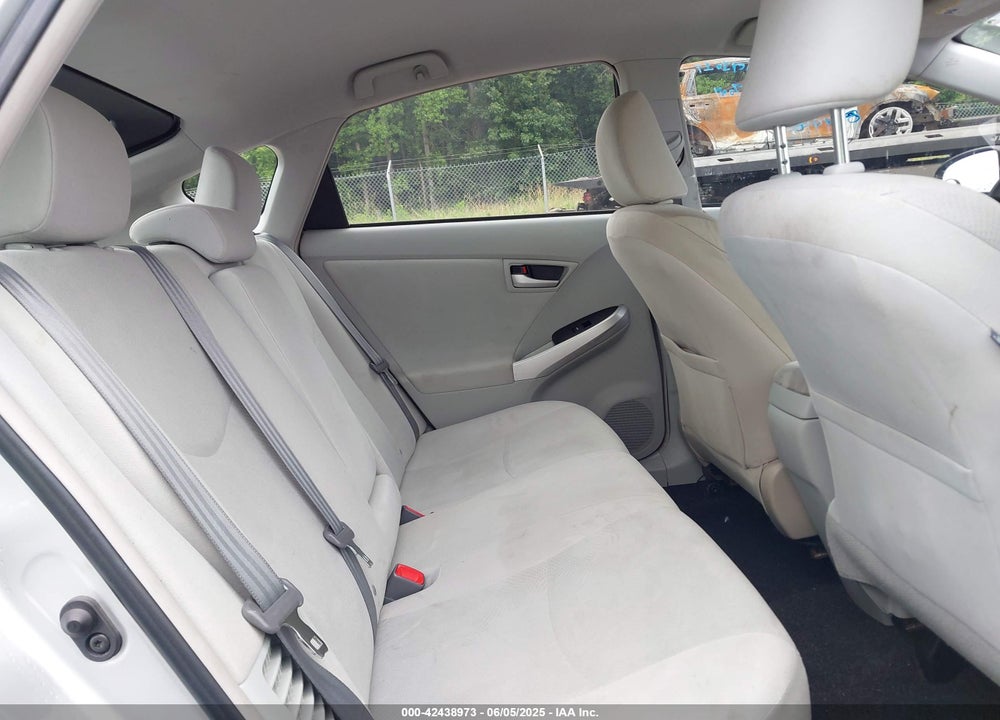 2015 TOYOTA PRIUS VIN: JTDKN3DU4F1894418