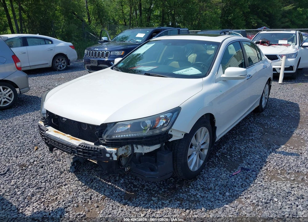 2013 HONDA ACCORD VIN: 1HGCR2F81DA205047