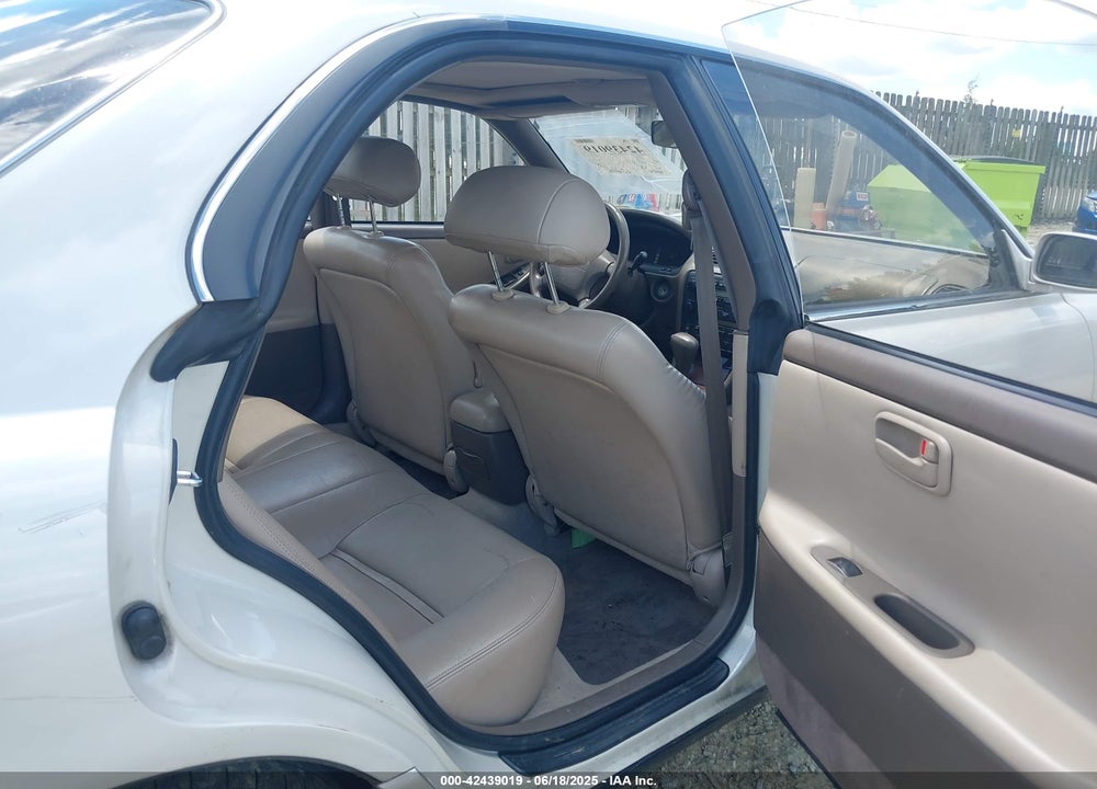 1994 LEXUS ES 300 VIN: JT8GK13T3R0057082