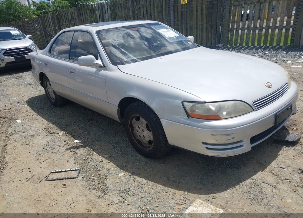 1994 LEXUS ES 300 VIN: JT8GK13T3R0057082