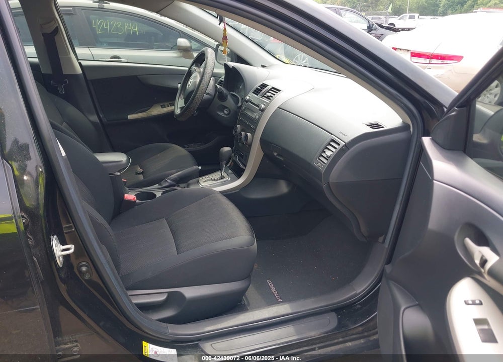 2011 TOYOTA COROLLA VIN: 2T1BU4EEXBC733044