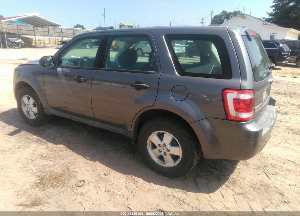 2011 FORD ESCAPE XLS VIN: 1FMCU0C70BKC08439