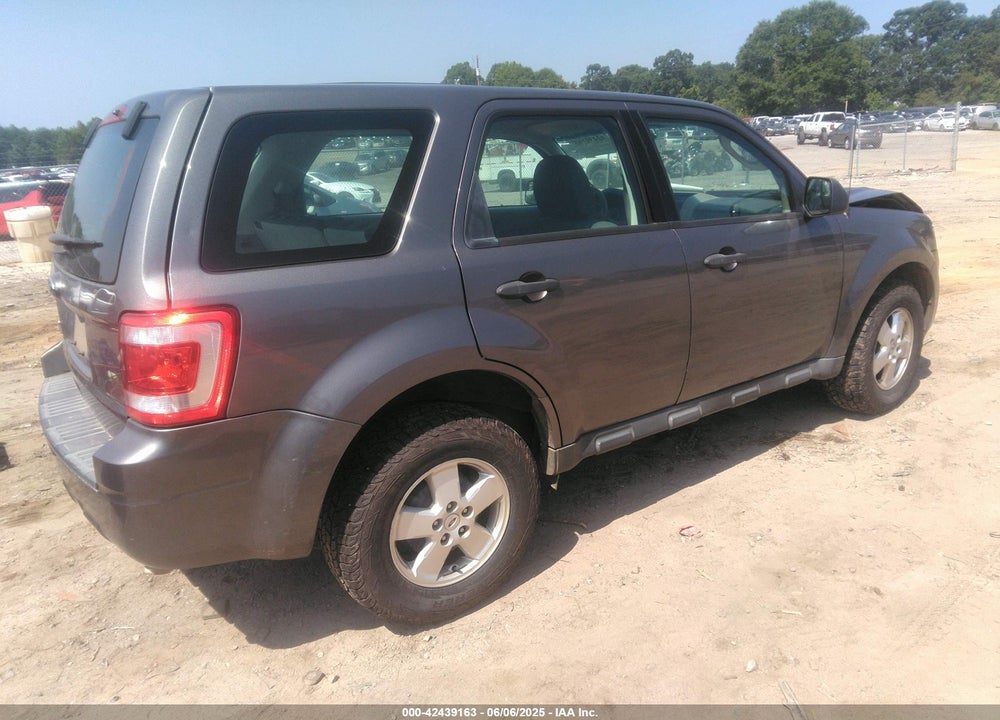 2011 FORD ESCAPE XLS VIN: 1FMCU0C70BKC08439