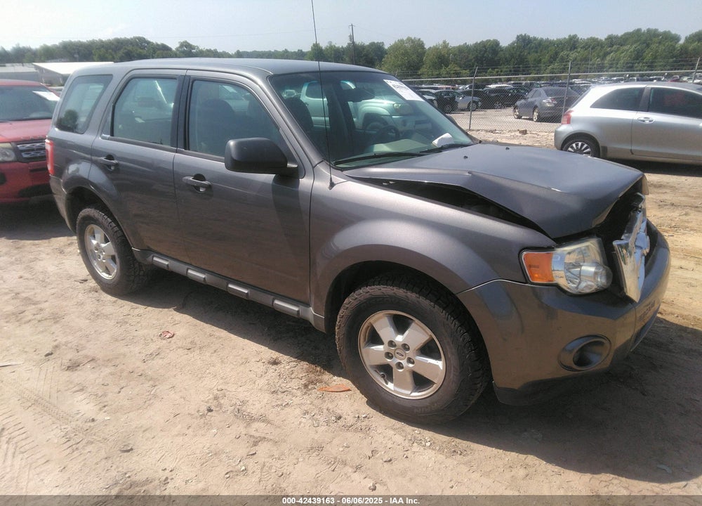 2011 FORD ESCAPE XLS VIN: 1FMCU0C70BKC08439