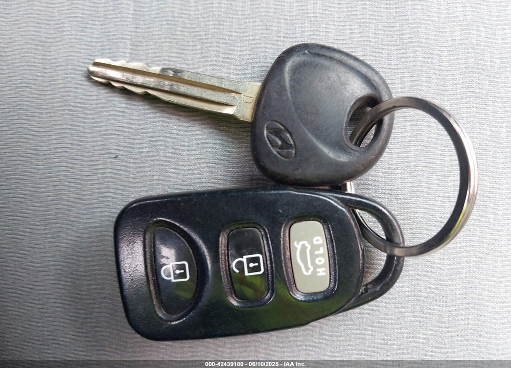2009 HYUNDAI ELANTRA GLS VIN: KMHDU46D39U793576