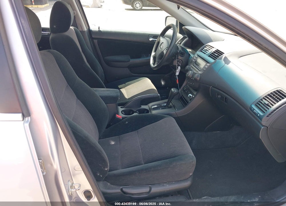 2004 HONDA ACCORD 2.4 LX VIN: 1HGCM56324A048987