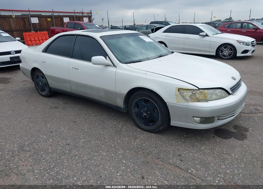 2001 LEXUS ES 300 VIN: JT8BF28G210320831