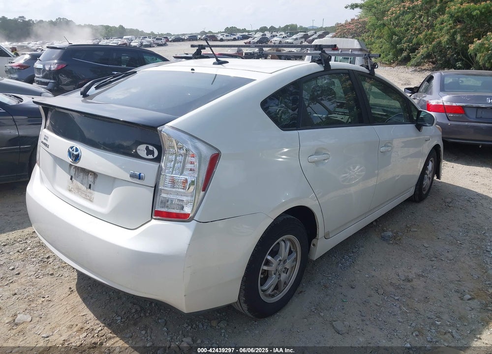 2011 TOYOTA PRIUS TWO VIN: JTDKN3DU6B1444439