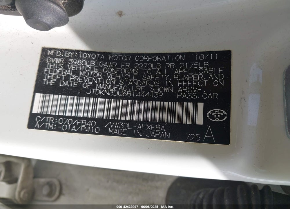 2011 TOYOTA PRIUS TWO VIN: JTDKN3DU6B1444439
