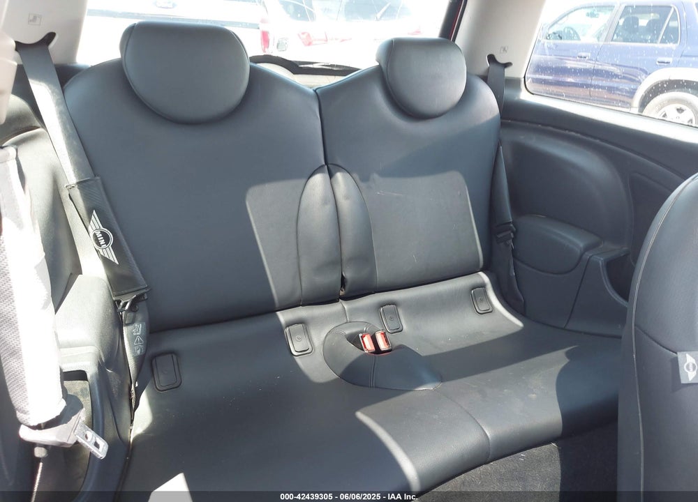 2006 MINI COOPER VIN: WMWRC33536TJ76102