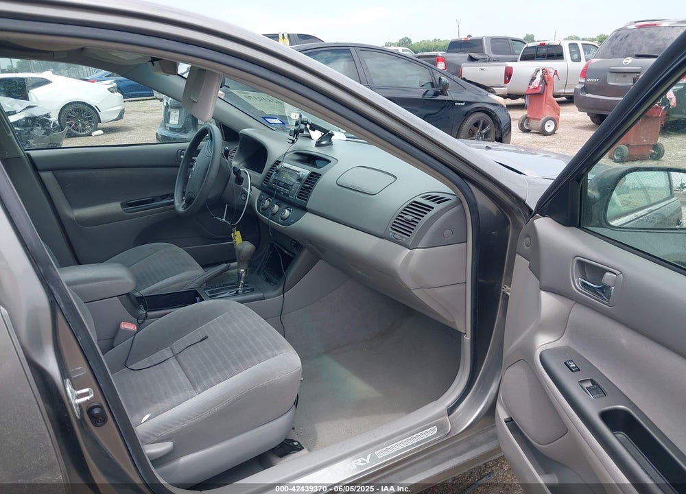 2005 TOYOTA CAMRY STD/ VIN: 4T1BE32K75U572866