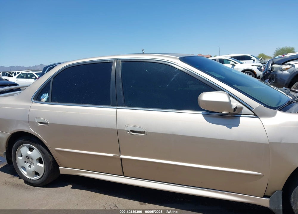 2001 HONDA ACCORD 3.0 EX VIN: 1HGCG16541A004728
