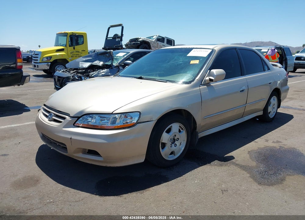2001 HONDA ACCORD 3.0 EX VIN: 1HGCG16541A004728