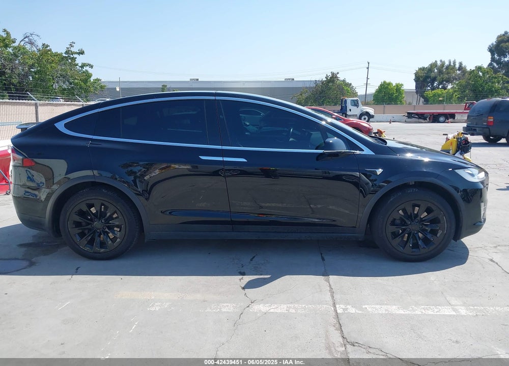 2017 TESLA MODEL X VIN: 5YJXCBE23HF027198