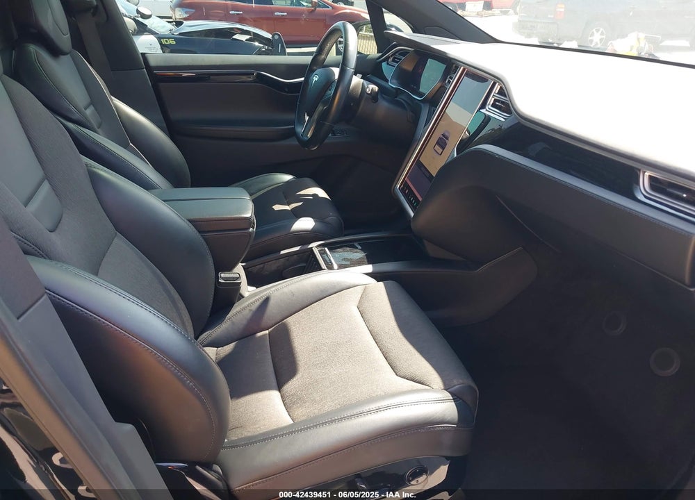 2017 TESLA MODEL X VIN: 5YJXCBE23HF027198