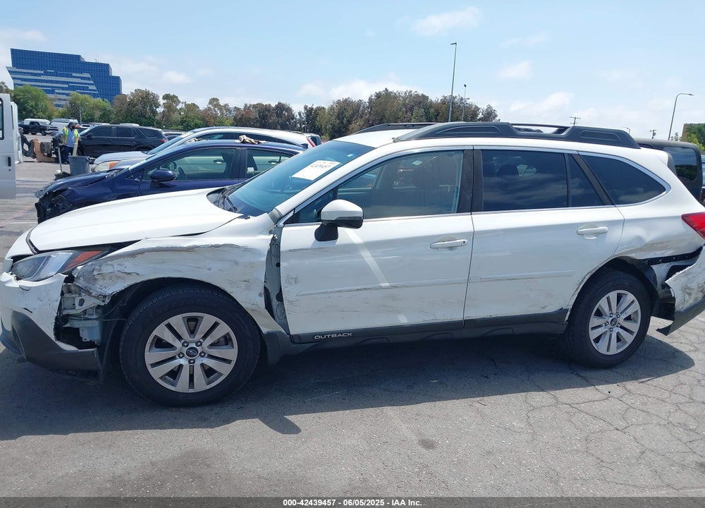 2018 SUBARU OUTBACK 2.5I PREMIUM VIN: 4S4BSAFC6J3317870