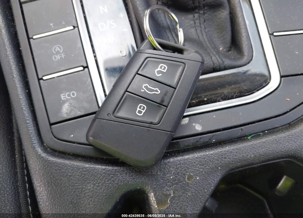 2019 VOLKSWAGEN JETTA VIN: 3VWC57BU8KM232141