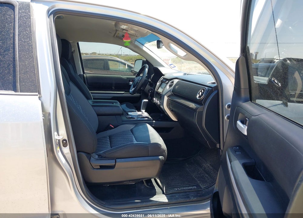 2019 TOYOTA TUNDRA SR5 5.7L V8 VIN: 5TFUW5F11KX819283