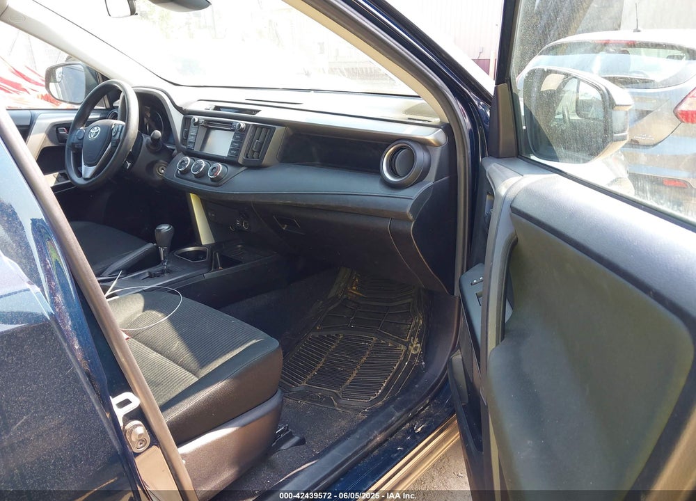 2018 TOYOTA RAV4 LE VIN: 2T3BFREV0JW726664