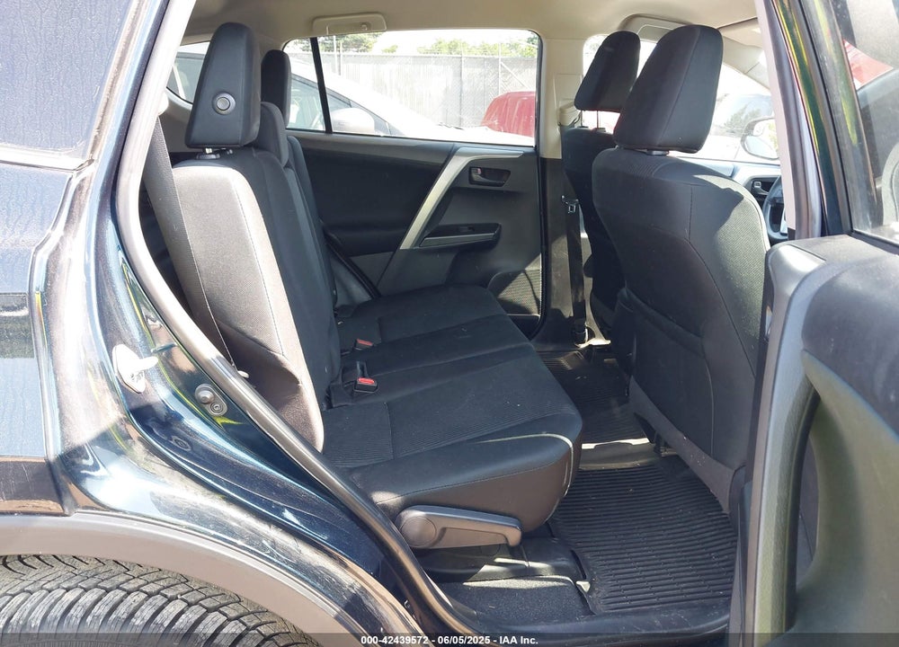 2018 TOYOTA RAV4 LE VIN: 2T3BFREV0JW726664