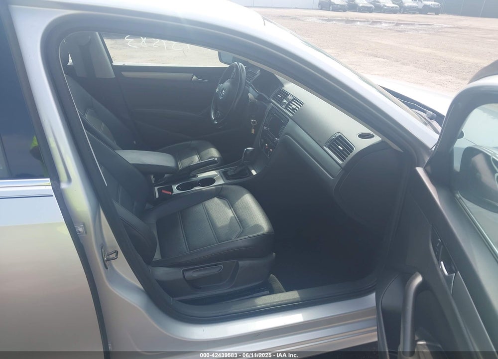 2014 VOLKSWAGEN PASSAT VIN: 1VWBT7A37EC039074