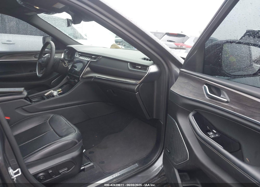 2023 JEEP GRAND CHEROKEE L VIN: 1C4RJKDGXP8875637