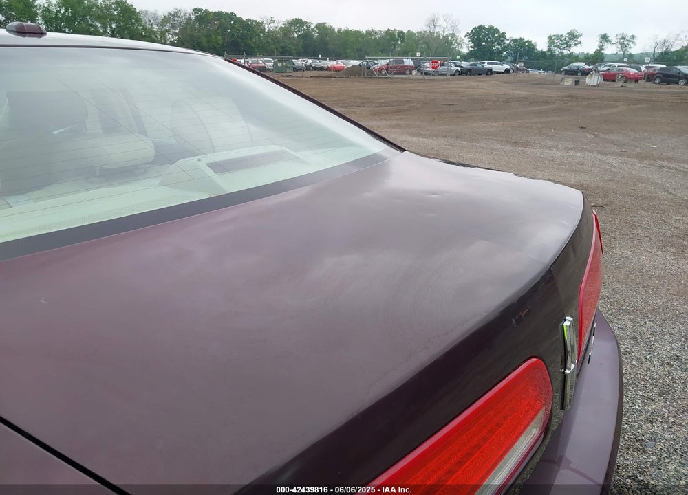 2011 LINCOLN MKZ VIN: 3LNHL2GC8BR759239