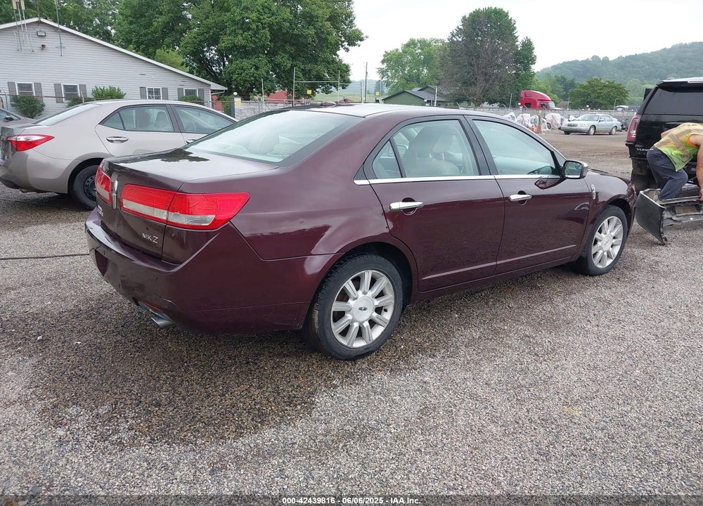 2011 LINCOLN MKZ VIN: 3LNHL2GC8BR759239