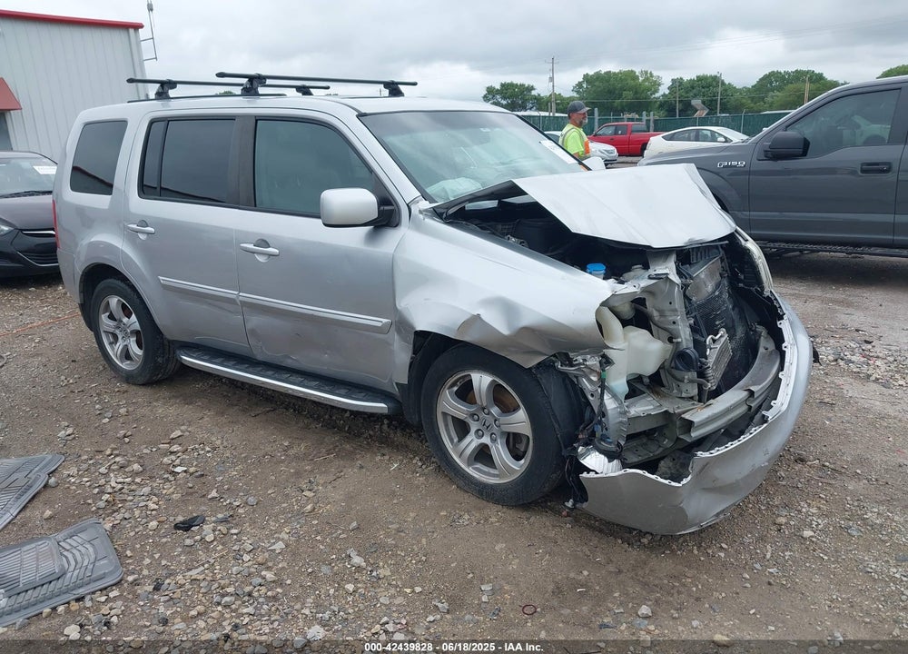 2014 HONDA PILOT EX-L VIN: 5FNYF4H57EB008856