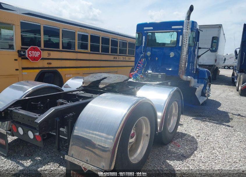 2013 KENWORTH CONSTRUCTION T660 VIN: 1XKADP9X8DJ346108