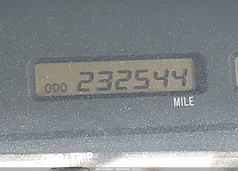2001 TOYOTA AVALON XL VIN: 4T1BF28B51U145226