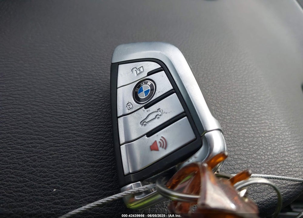 2018 BMW X5 VIN: 5UXKR0C50J0Y02733
