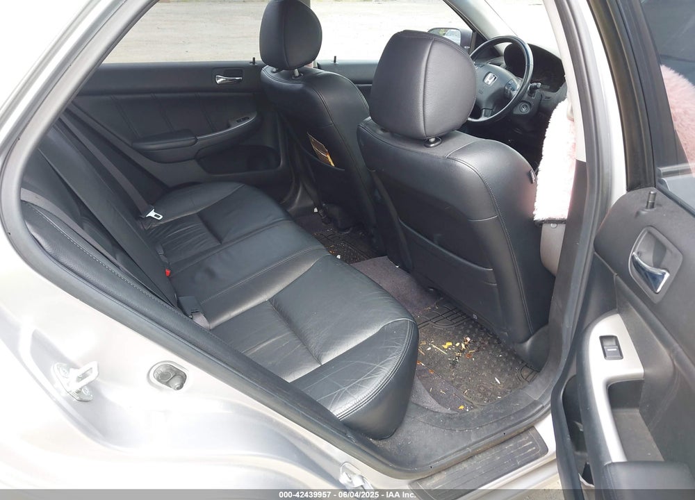 2004 HONDA ACCORD VIN: JHMCM56714C018836