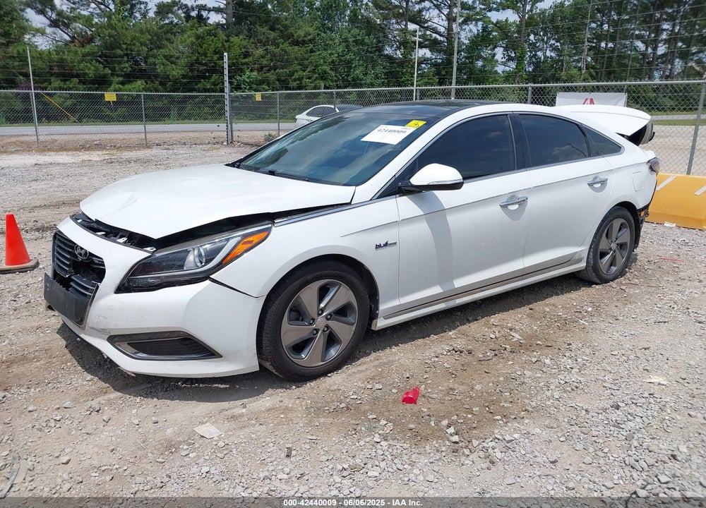2017 HYUNDAI SONATA HYBRID VIN: KMHE34L10HA044736