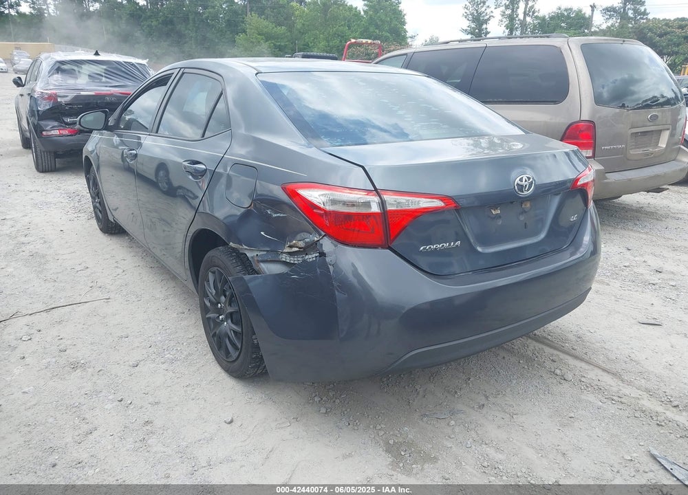 2015 TOYOTA COROLLA VIN: 5YFBURHE3FP184575