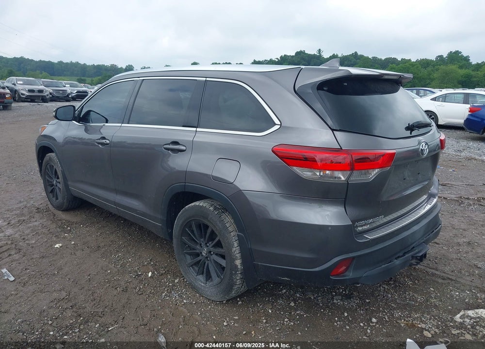 2017 TOYOTA HIGHLANDER VIN: 5TDJZRFH6HS417613