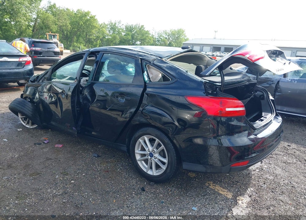 2017 FORD FOCUS SE VIN: 1FADP3F2XHL305514