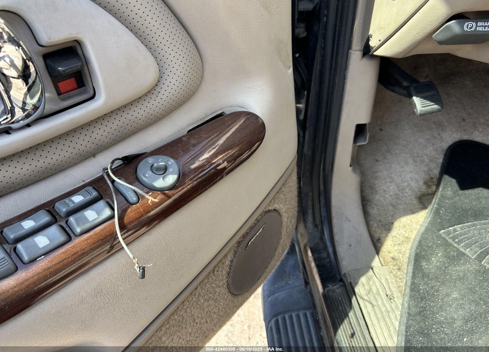 1999 CADILLAC ESCALADE STANDARD VIN: 1GYEK13R7XR408723
