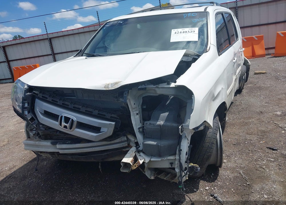 2011 HONDA PILOT VIN: 5FNYF3H61BB051751