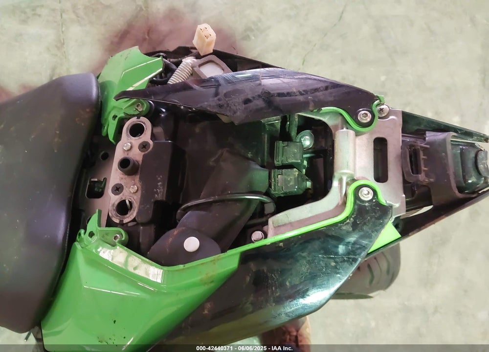 2021 KAWASAKI ZX1002 L VIN: JKBZXVL1XMA001196