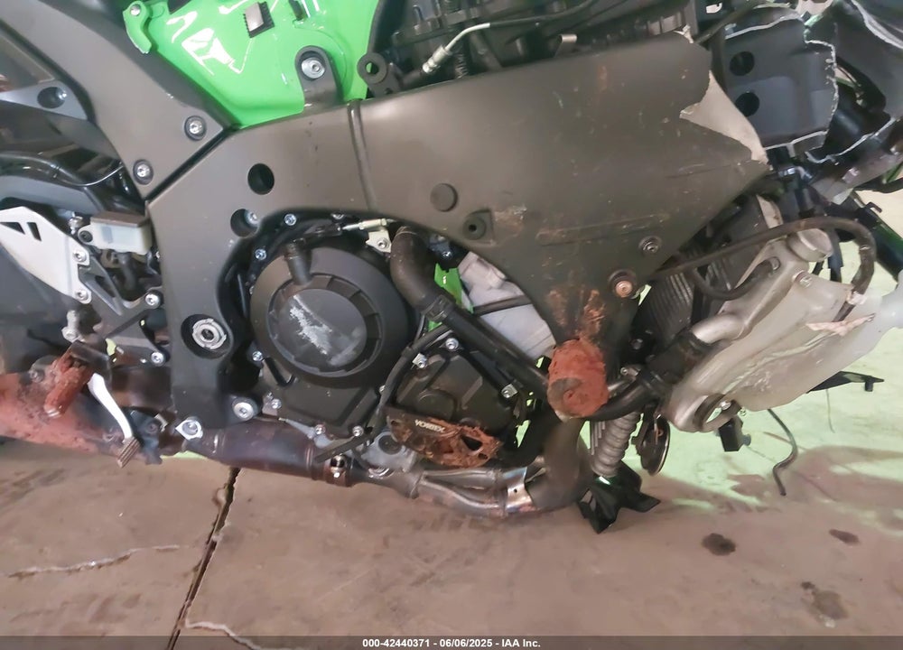 2021 KAWASAKI ZX1002 L VIN: JKBZXVL1XMA001196