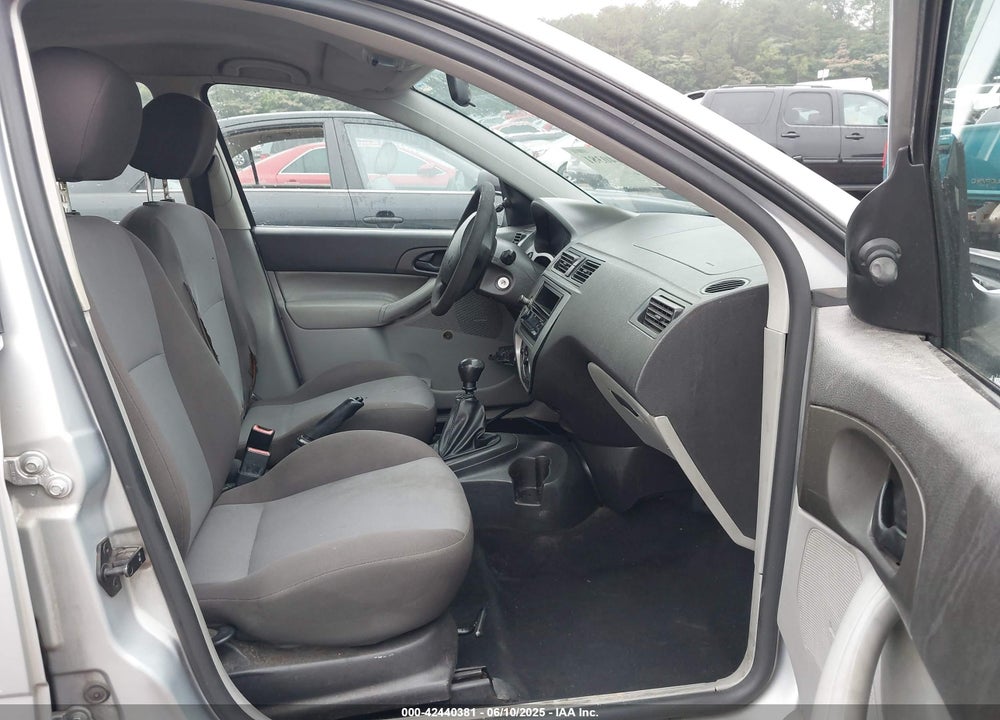 2006 FORD FOCUS VIN: 1FAFP37N26W157744